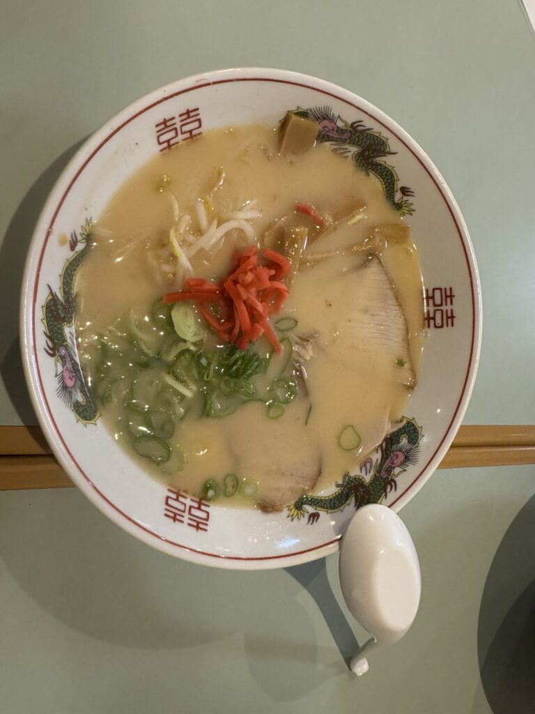 喜楽園の豚骨ラーメン